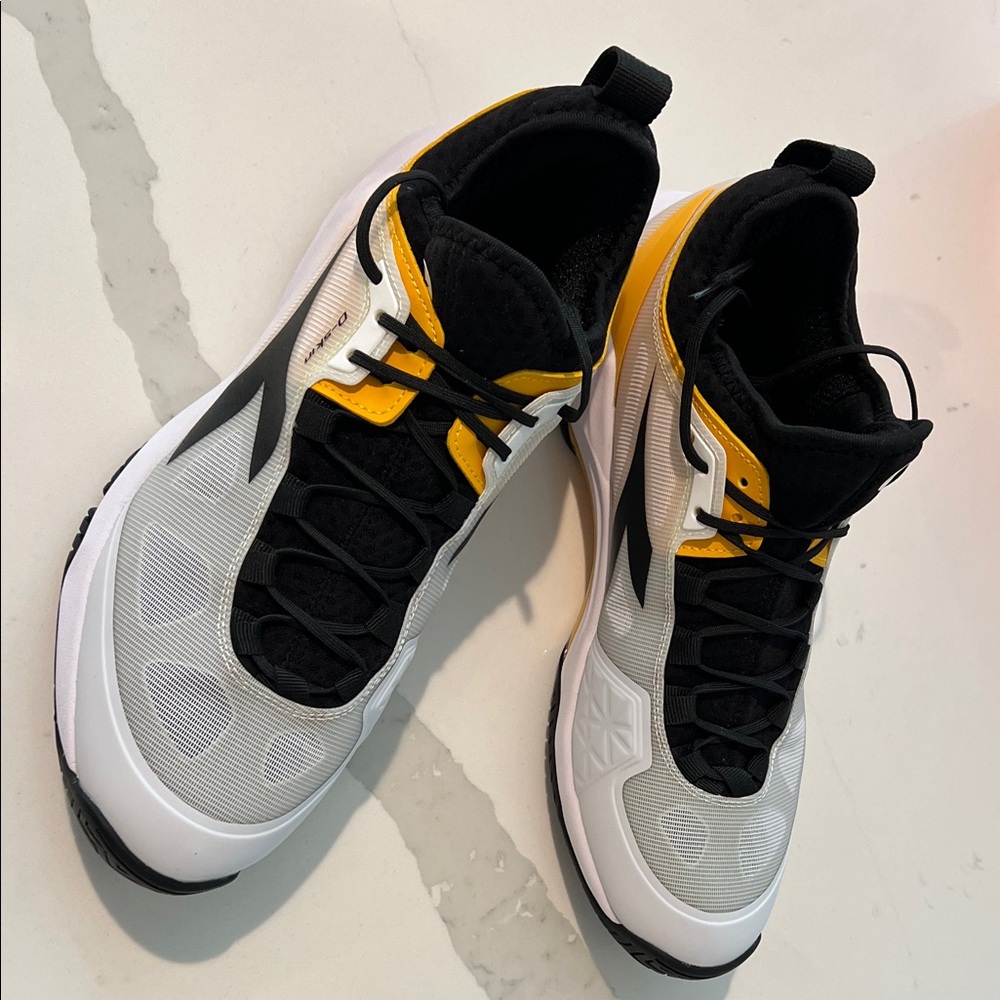 Diadora Black and Yellow Athletic Shoes